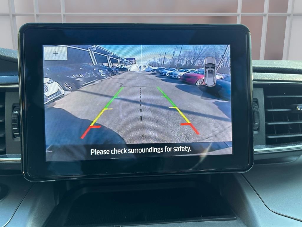 Used 2022 Ford Explorer XLT w/ Equipment Group 202A image 33