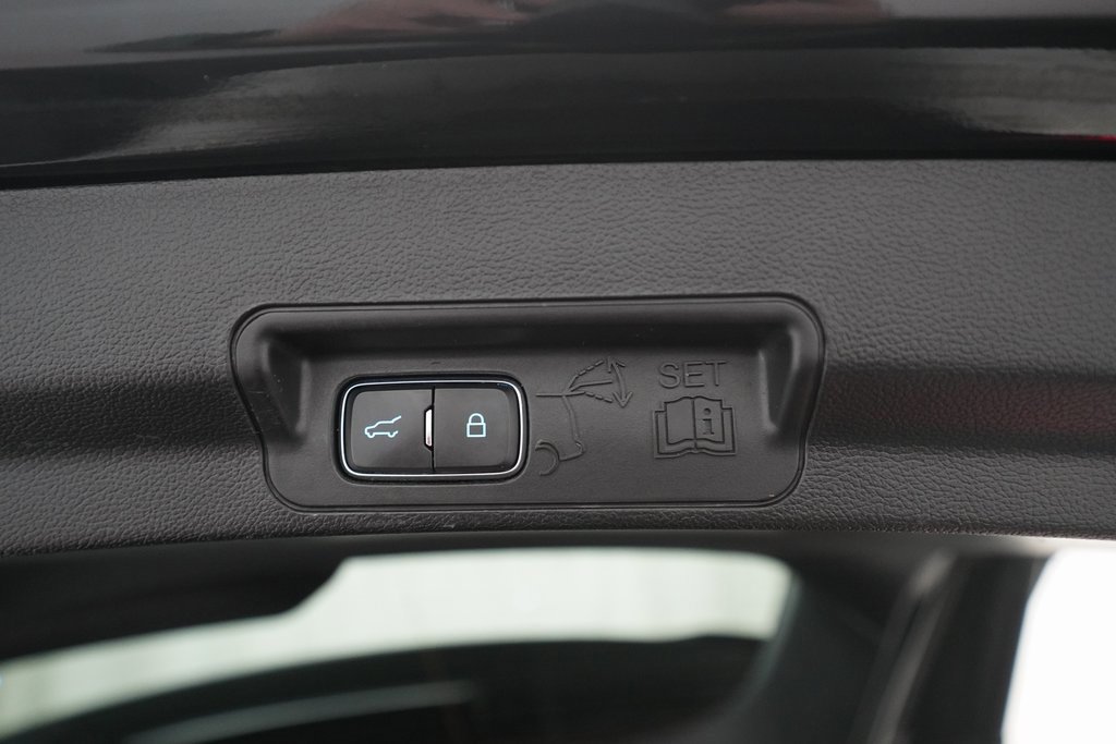 Used 2020 Ford Explorer XLT w/ Class III Trailer Tow Package image 15