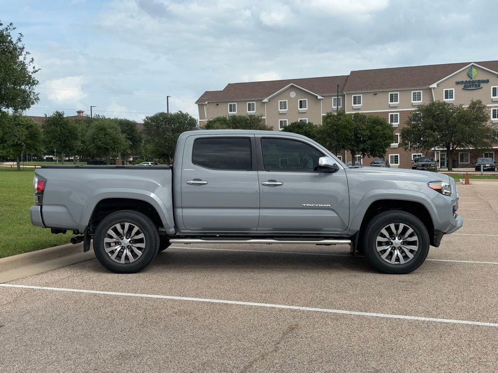 Used 2020 Toyota Tacoma Limited image 4