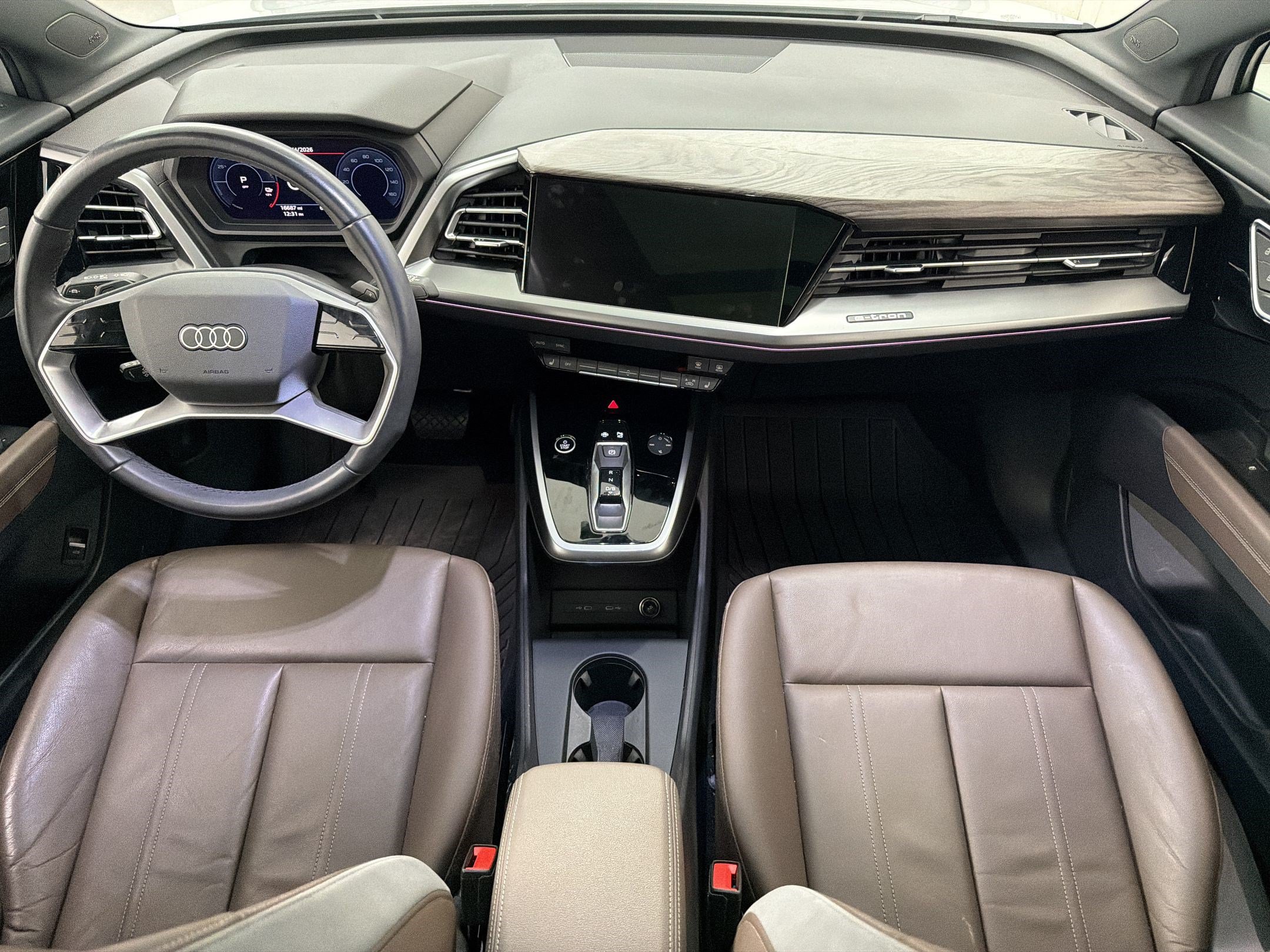 Used 2023 Audi Q4 e-tron Premium Plus w/ Premium Plus AWD/4WD image 17