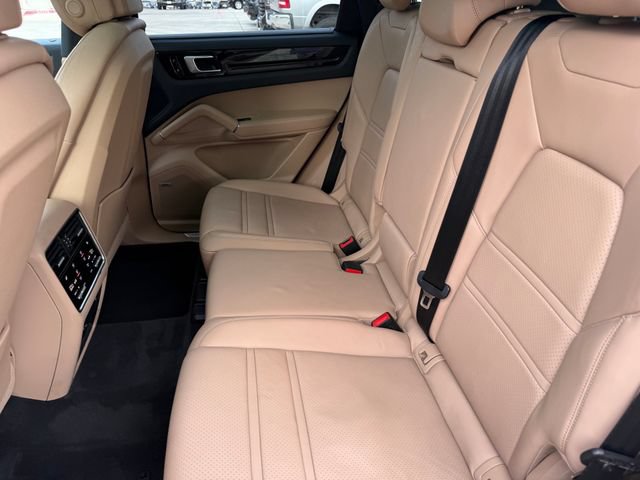 Used 2019 Porsche Cayenne AWD/4WD image 29