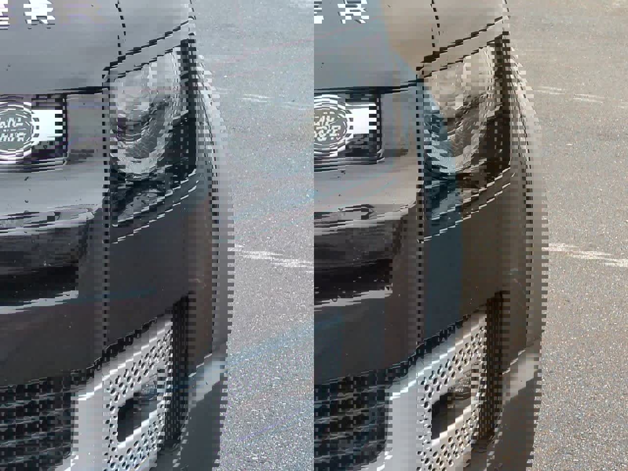 Used 2023 Land Rover Defender 110 S image 10