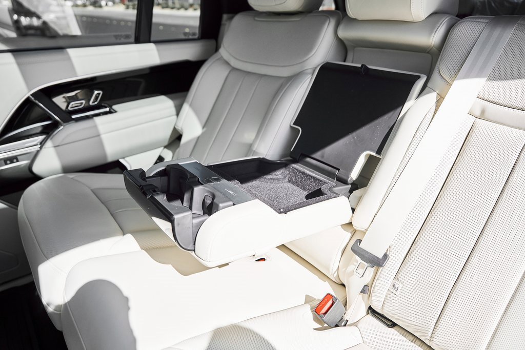 Used 2026 Land Rover Range Rover Long Wheelbase SE image 52