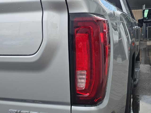 Certified 2021 GMC Sierra 2500 Denali w/ Denali Ultimate Package AWD/4WD image 8
