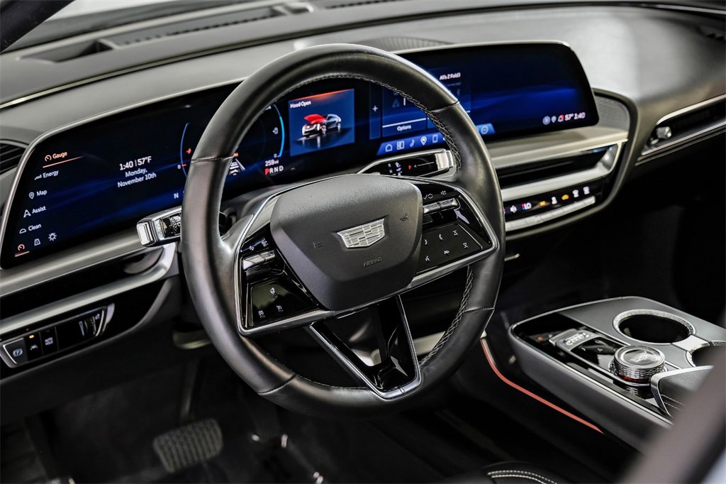 Used 2024 Cadillac Lyriq Luxury image 15