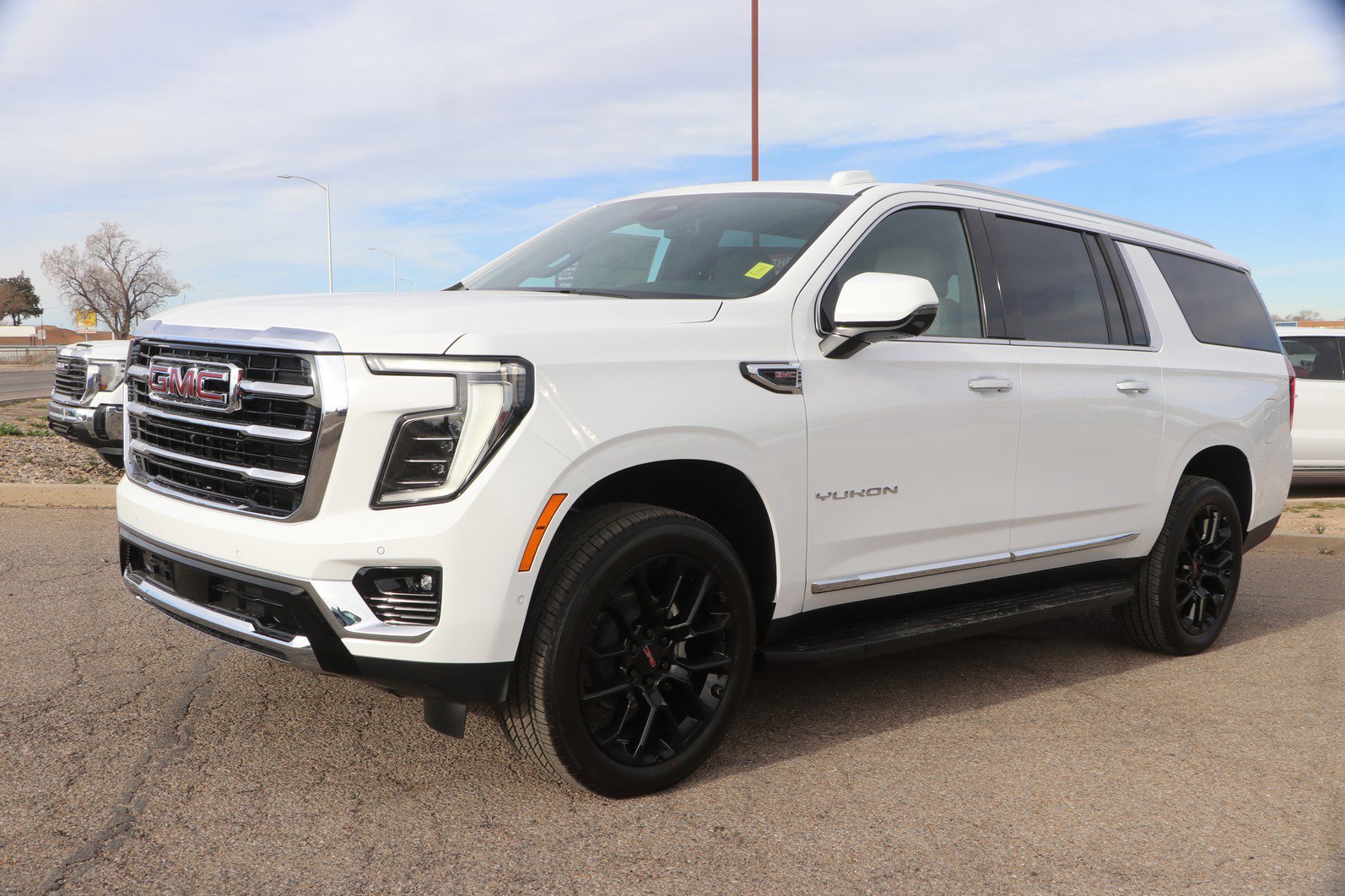 New 2026 GMC Yukon XL Elevation image 3