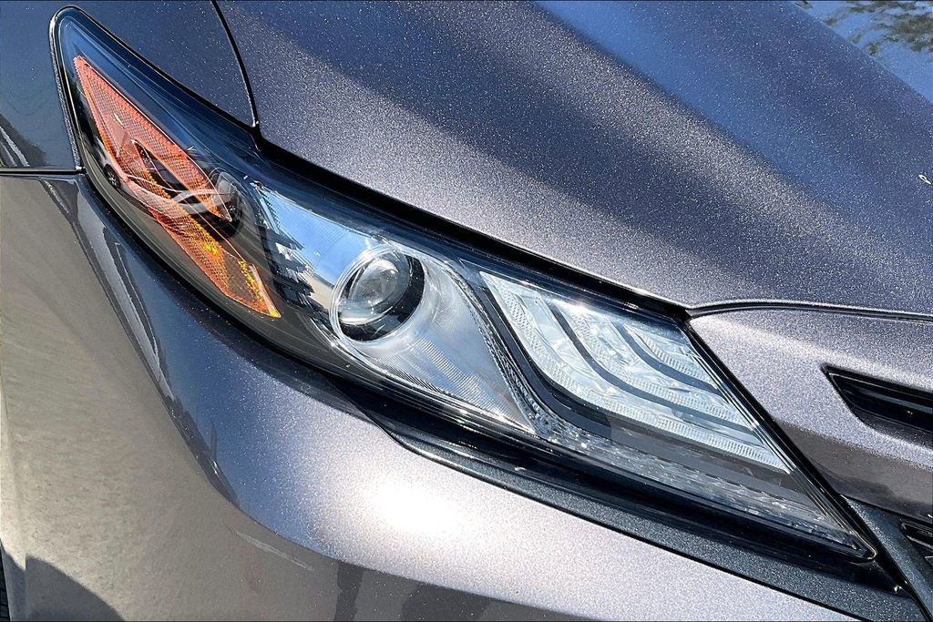 Used 2022 Toyota Camry XSE FWD image 29