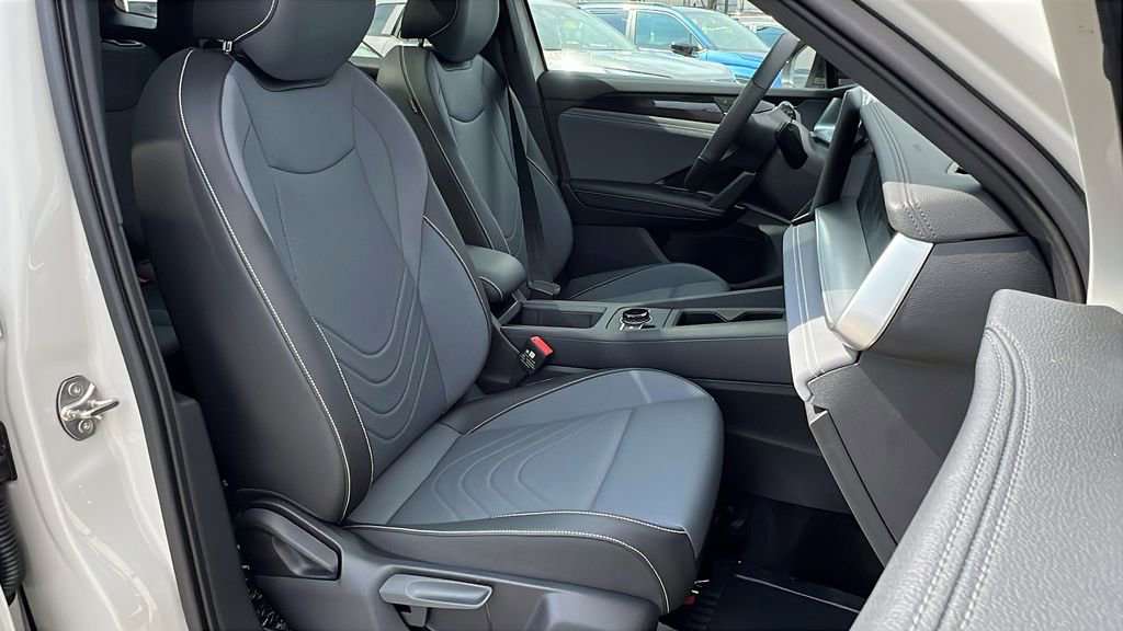 New 2026 Volkswagen Tiguan SE R-Line image 12