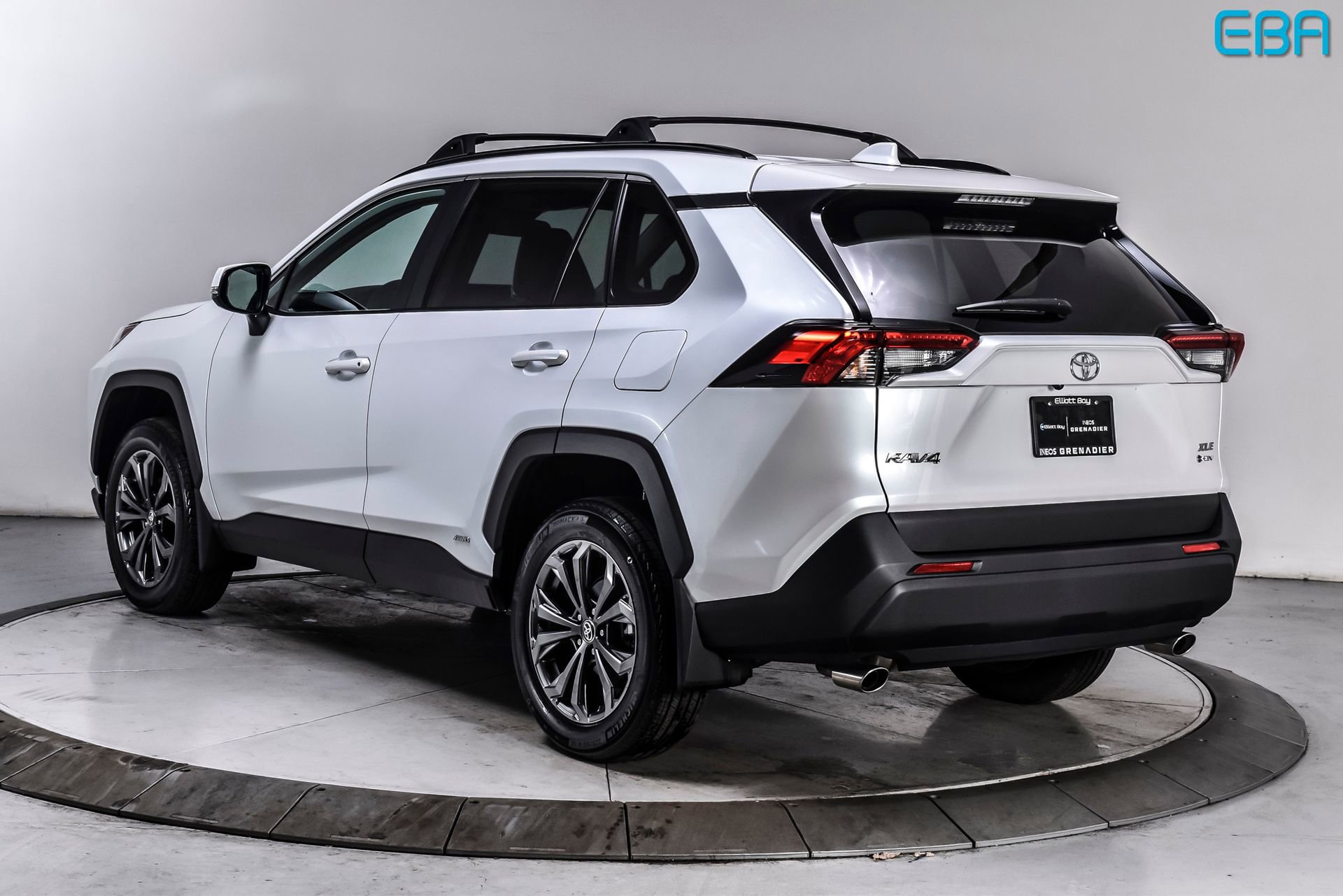 Used 2025 Toyota RAV4 XLE Premium w/ Weather Package AWD/4WD image 4