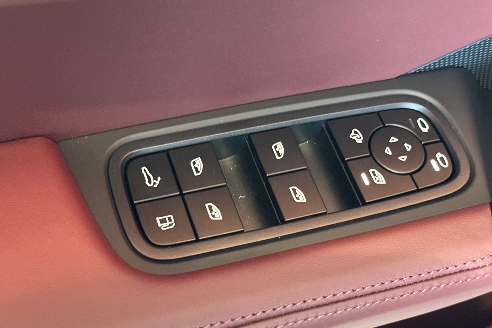 New 2025 Porsche Cayenne Turbo AWD/4WD image 13