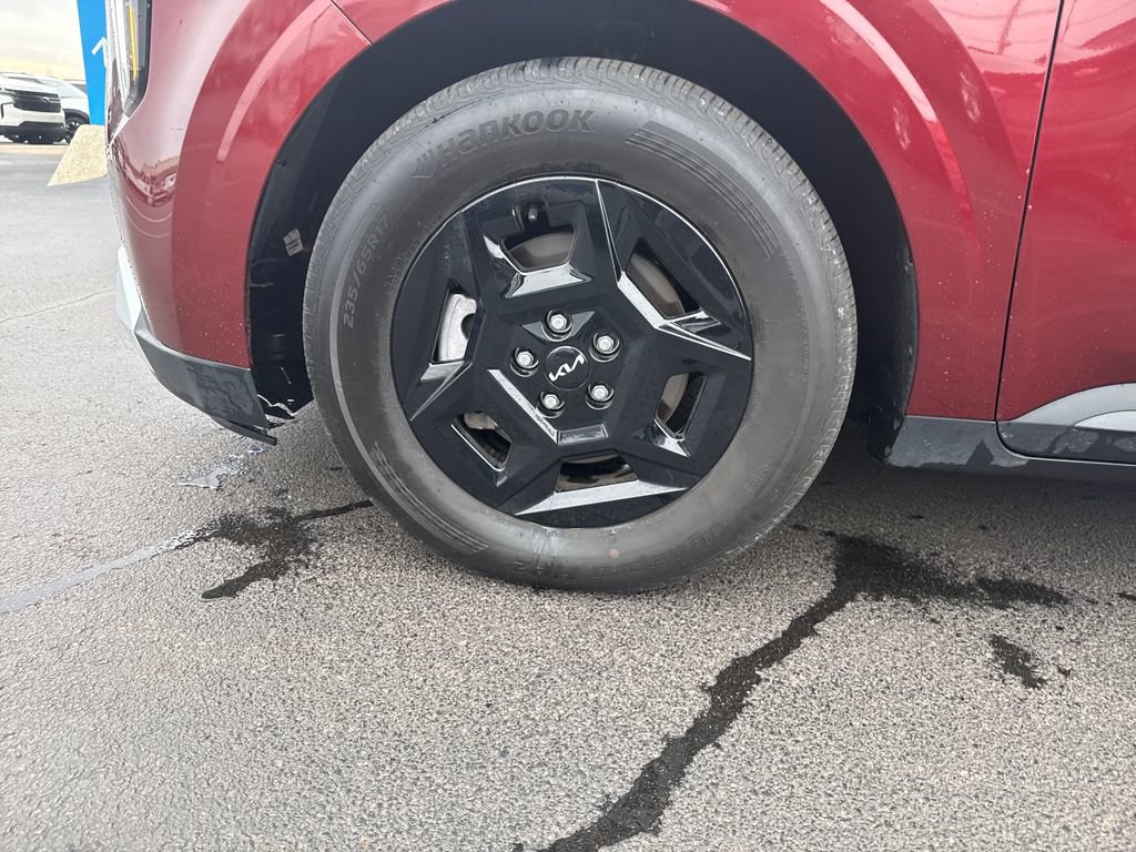 Used 2025 Kia Carnival image 29