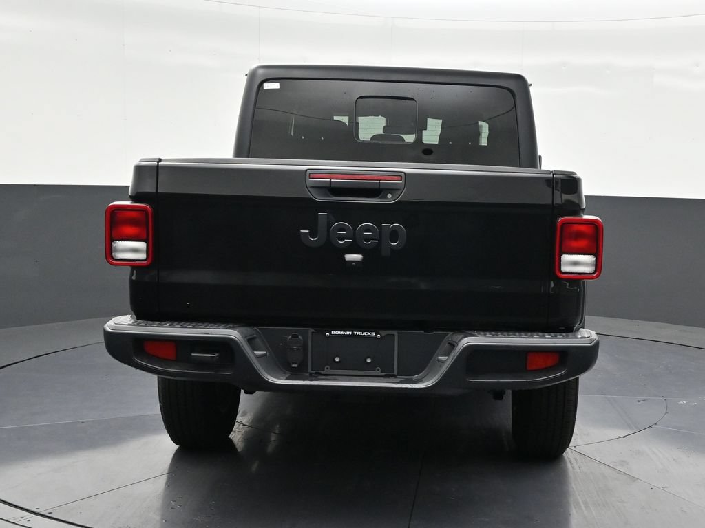 Used 2025 Jeep Gladiator Sport AWD/4WD image 4