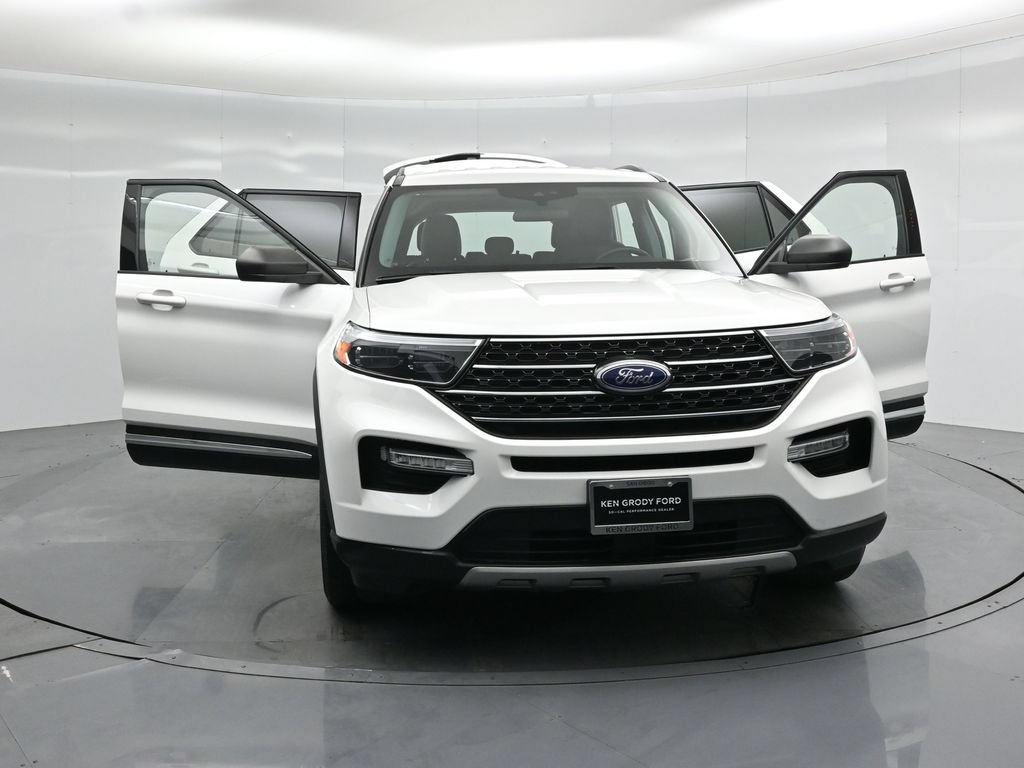 Certified 2023 Ford Explorer XLT w/ Equipment Group 202A RWD image 33
