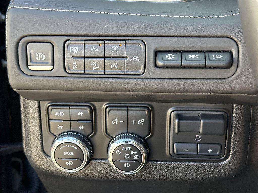 Used 2023 GMC Yukon Denali Ultimate AWD/4WD image 17