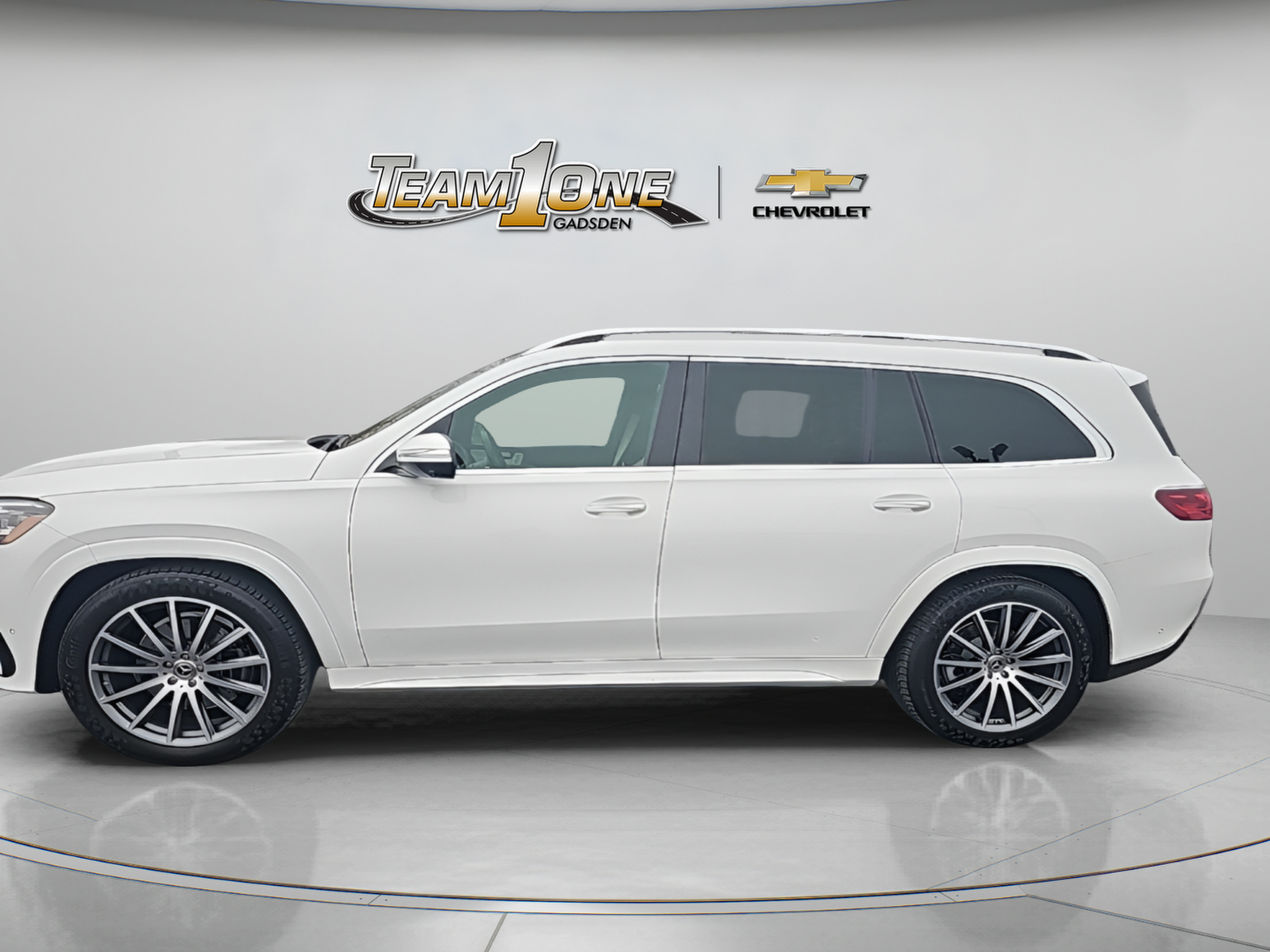 Used 2024 Mercedes-Benz GLS 450 4MATIC image 5