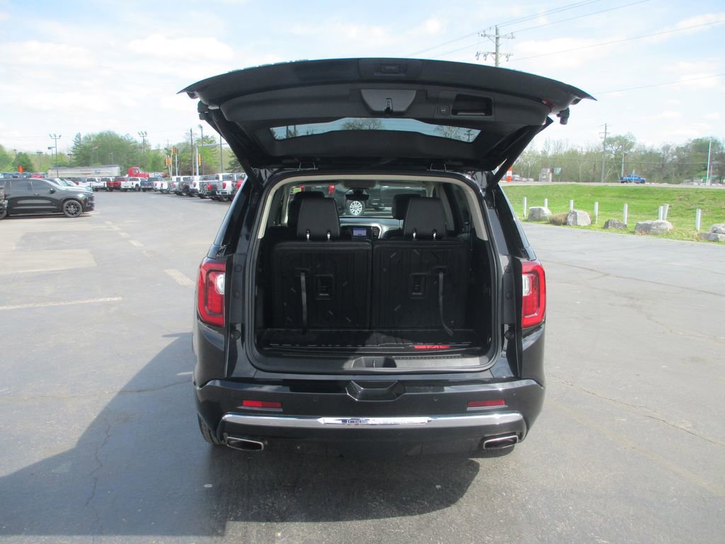 Used 2023 GMC Acadia Denali w/ Black Diamond Edition image 8