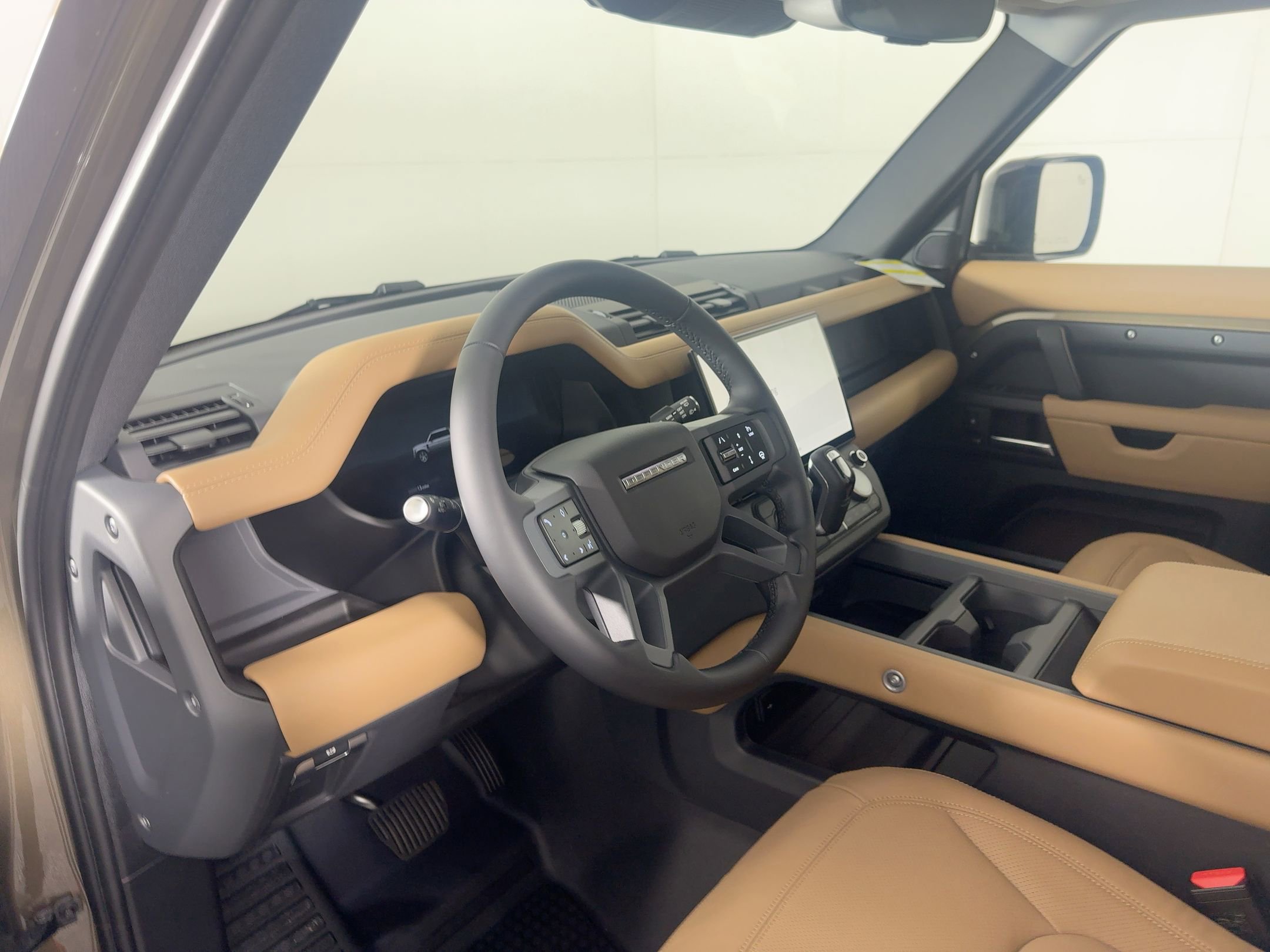 New 2026 Land Rover Defender 110 X-Dynamic SE image 4