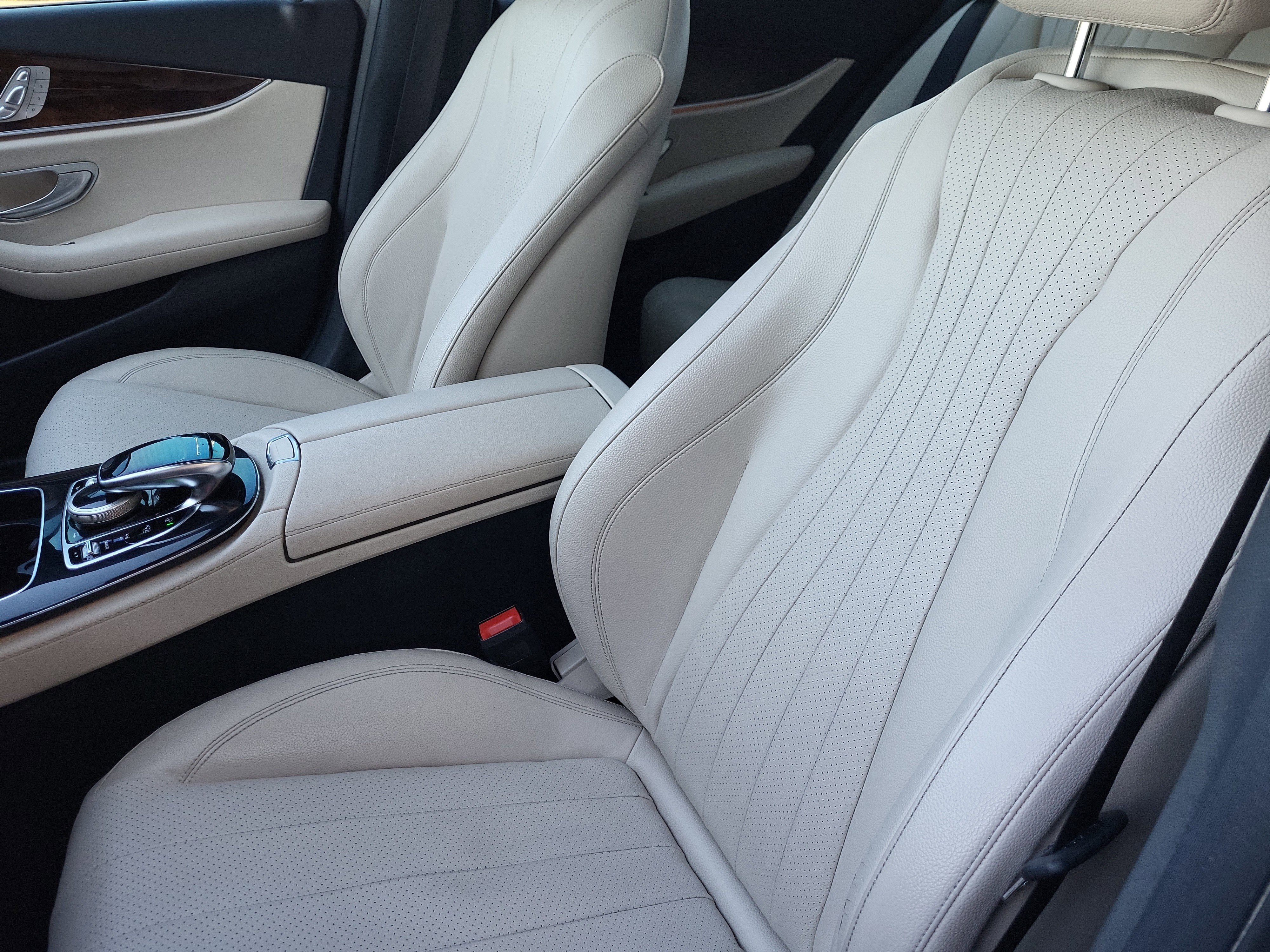 Used 2017 Mercedes-Benz E 300 4MATIC image 15