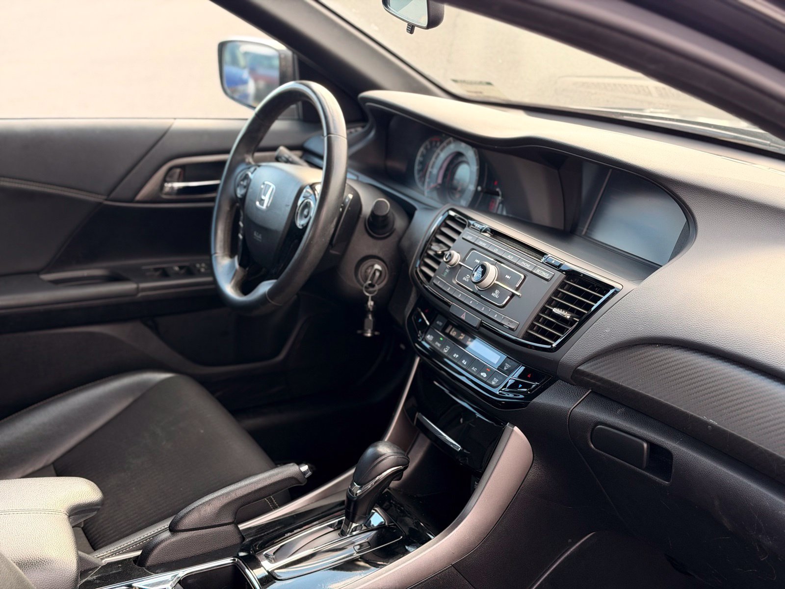 Used 2017 Honda Accord Sport image 26