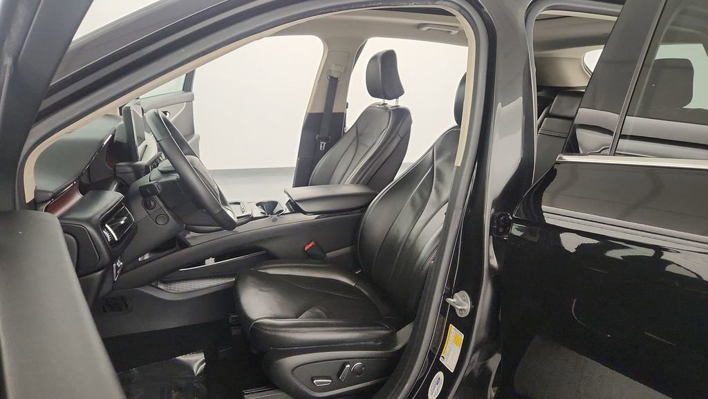 Used 2022 Lincoln Nautilus Reserve w/ Luxury Package image 14