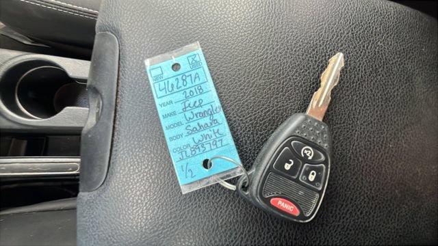 Used 2018 Jeep Wrangler Unlimited Sahara AWD/4WD image 30