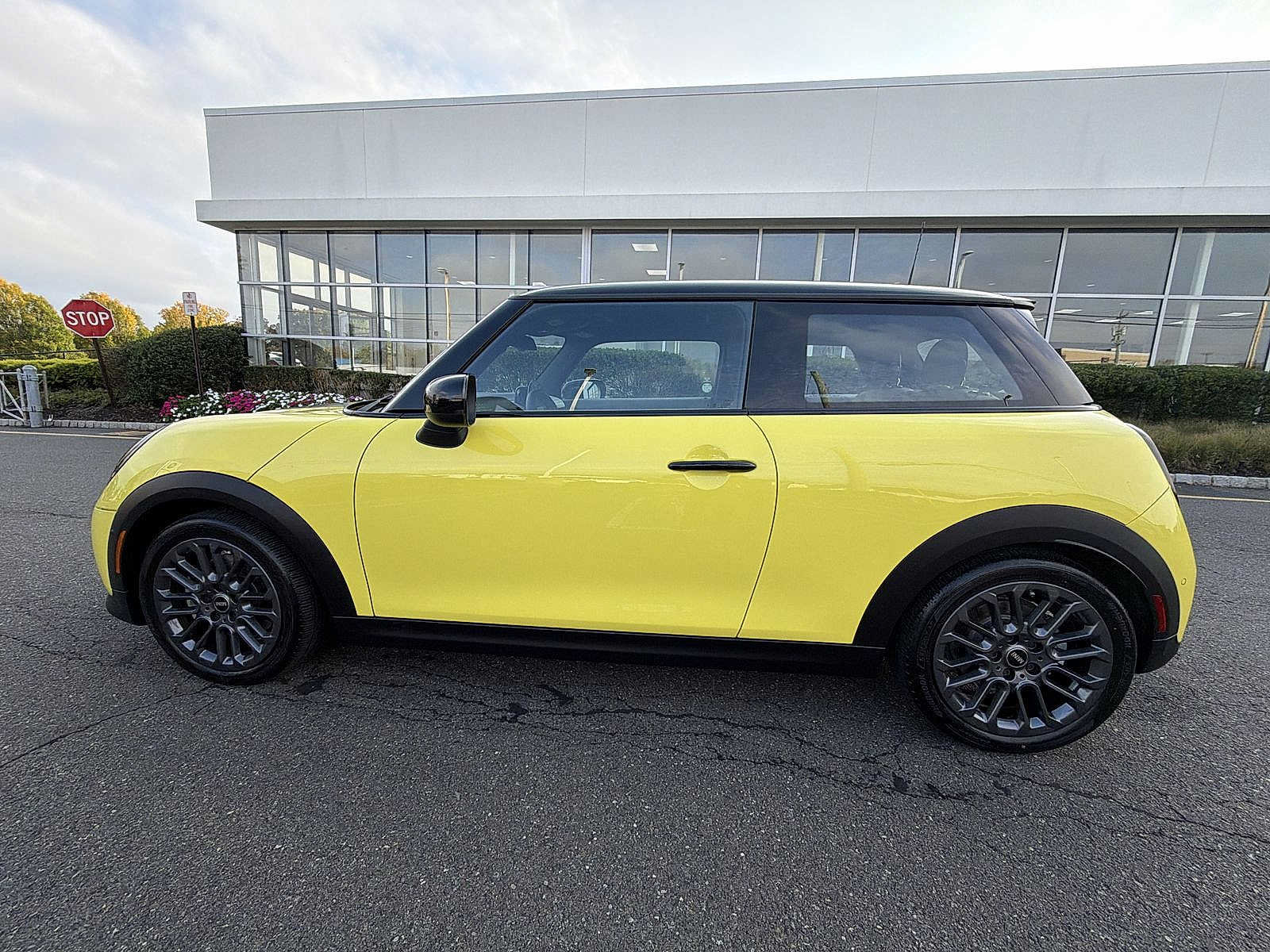 Used 2026 MINI Cooper S FWD image 11