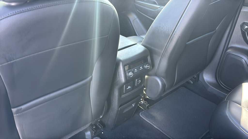 Used 2019 GMC Acadia SLT AWD/4WD image 31