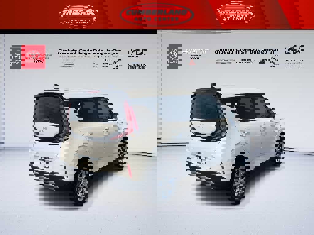 Used 2025 Kia Soul LX w/ LX Technology Package image 8