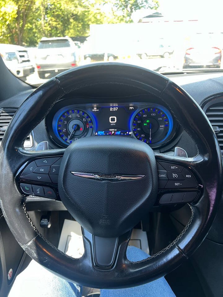 Used 2015 Chrysler 300 S RWD image 24