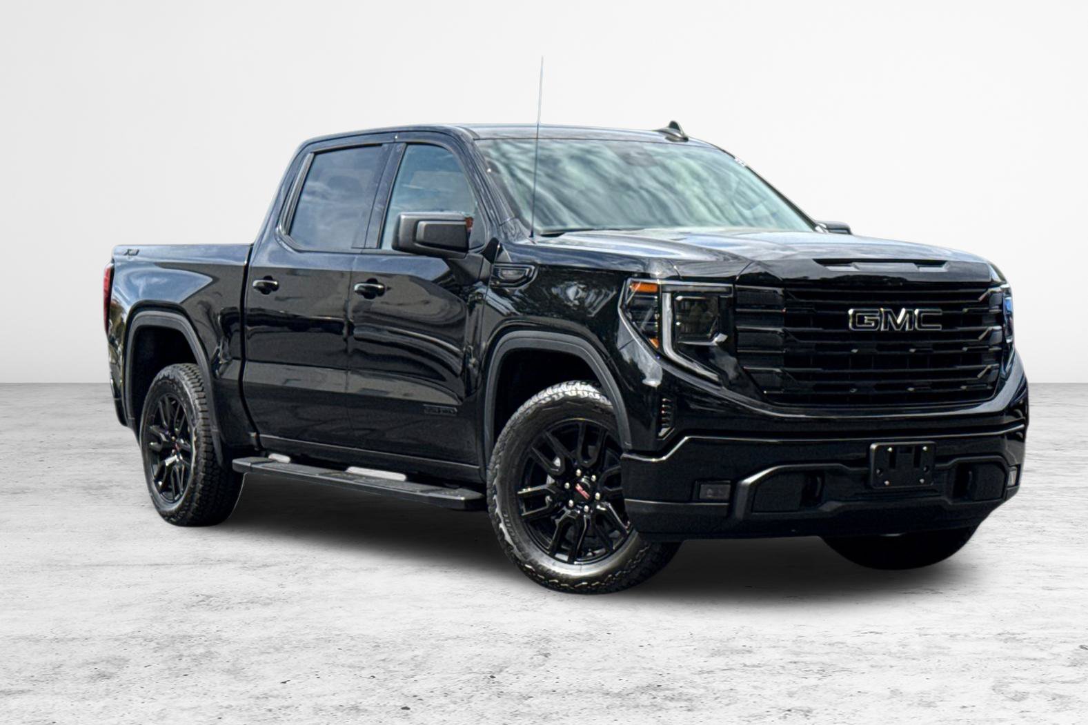 New 2026 GMC Sierra 1500 Elevation w/ LPO, Elevation Black Package AWD/4WD image 2