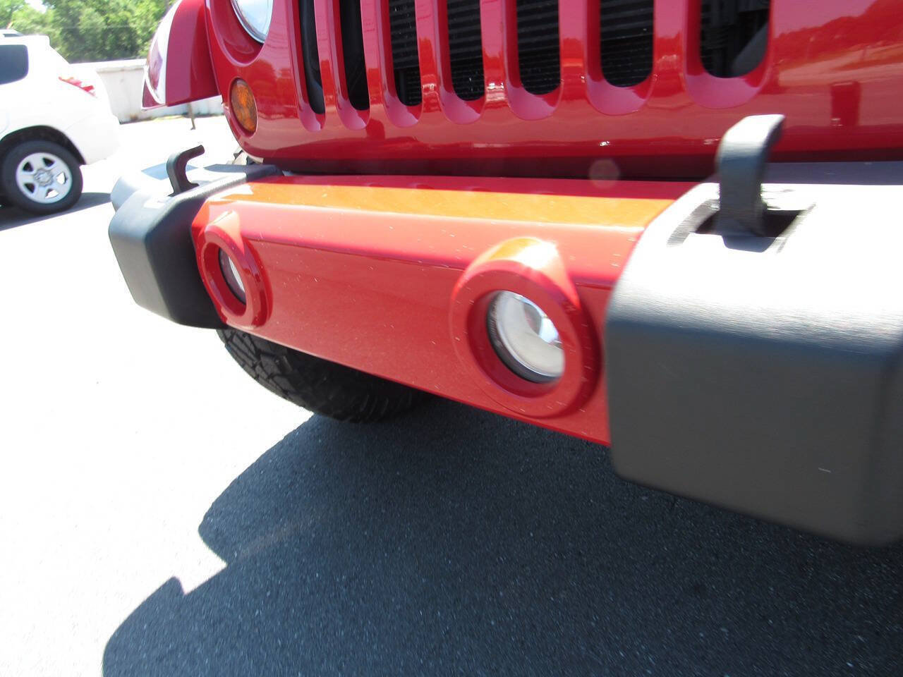 Used 2012 Jeep Wrangler Unlimited Sahara w/ Connectivity Group AWD/4WD image 16