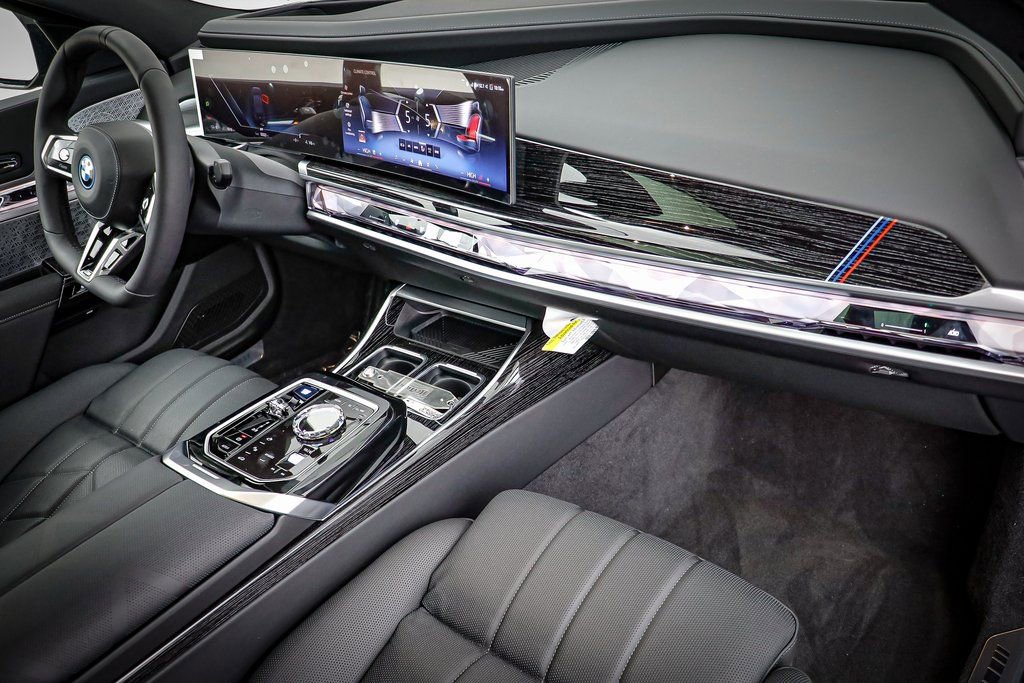 New 2026 BMW i7 xDrive60 w/ Executive Package AWD/4WD image 22