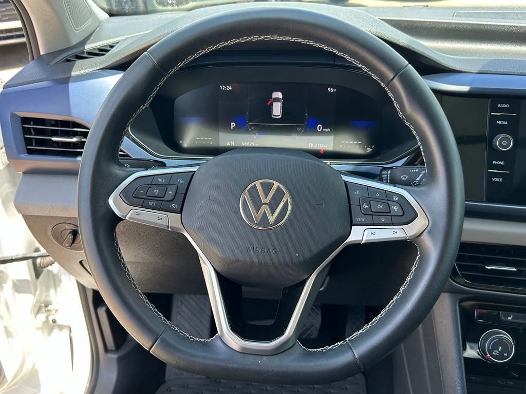 Certified 2023 Volkswagen Taos SE w/ Panoramic Sunroof Package FWD image 19
