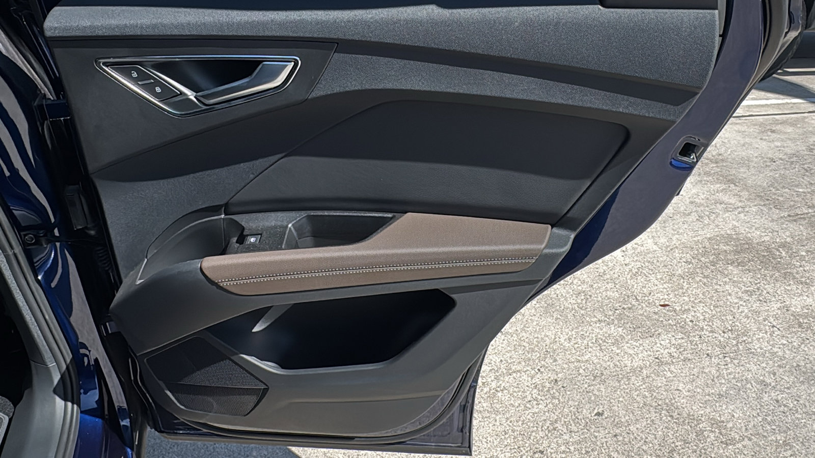 Used 2026 Audi Q4 e-tron Premium w/ Convenience Package image 26