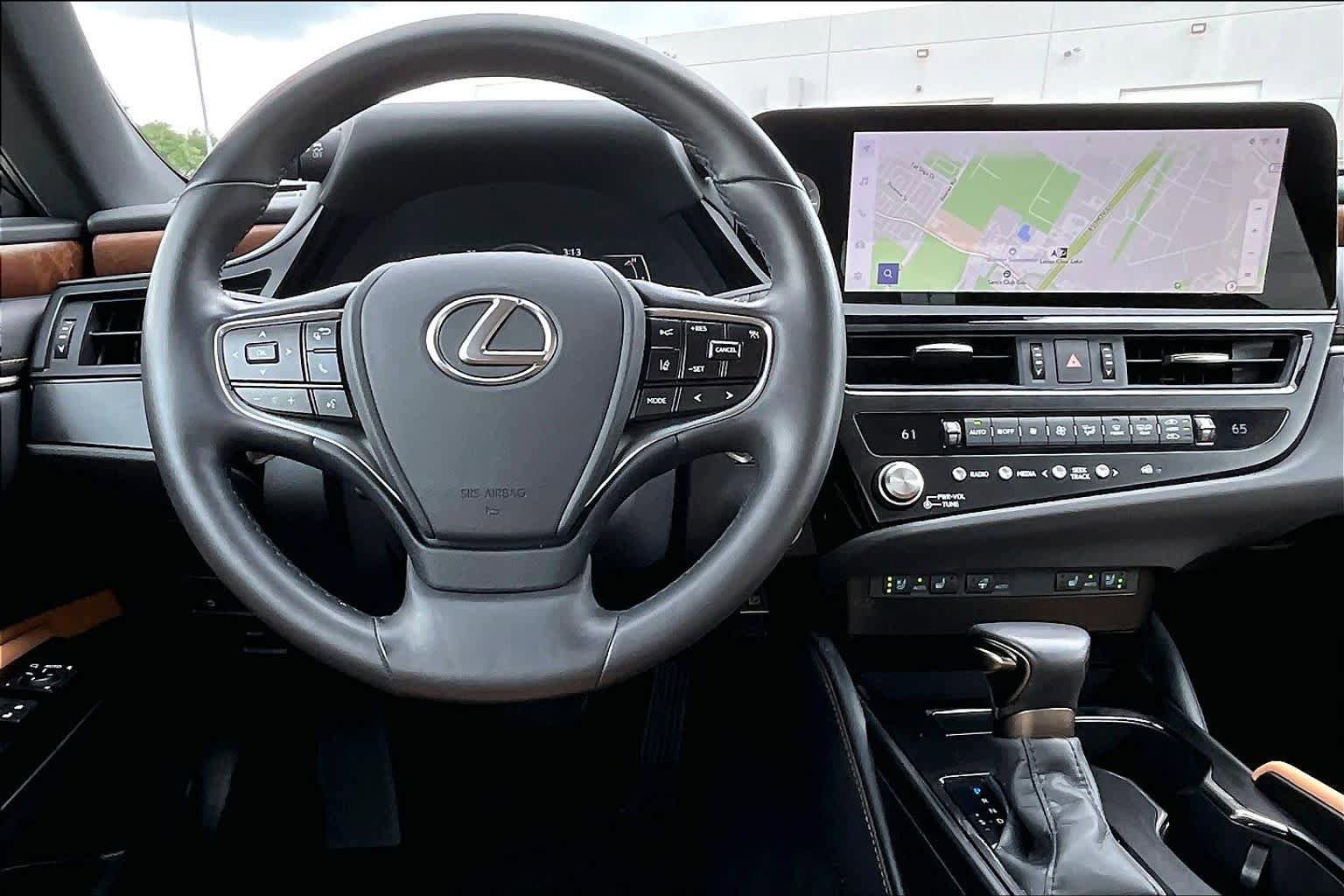 Used 2025 Lexus ES 300h w/ Premium Package image 6
