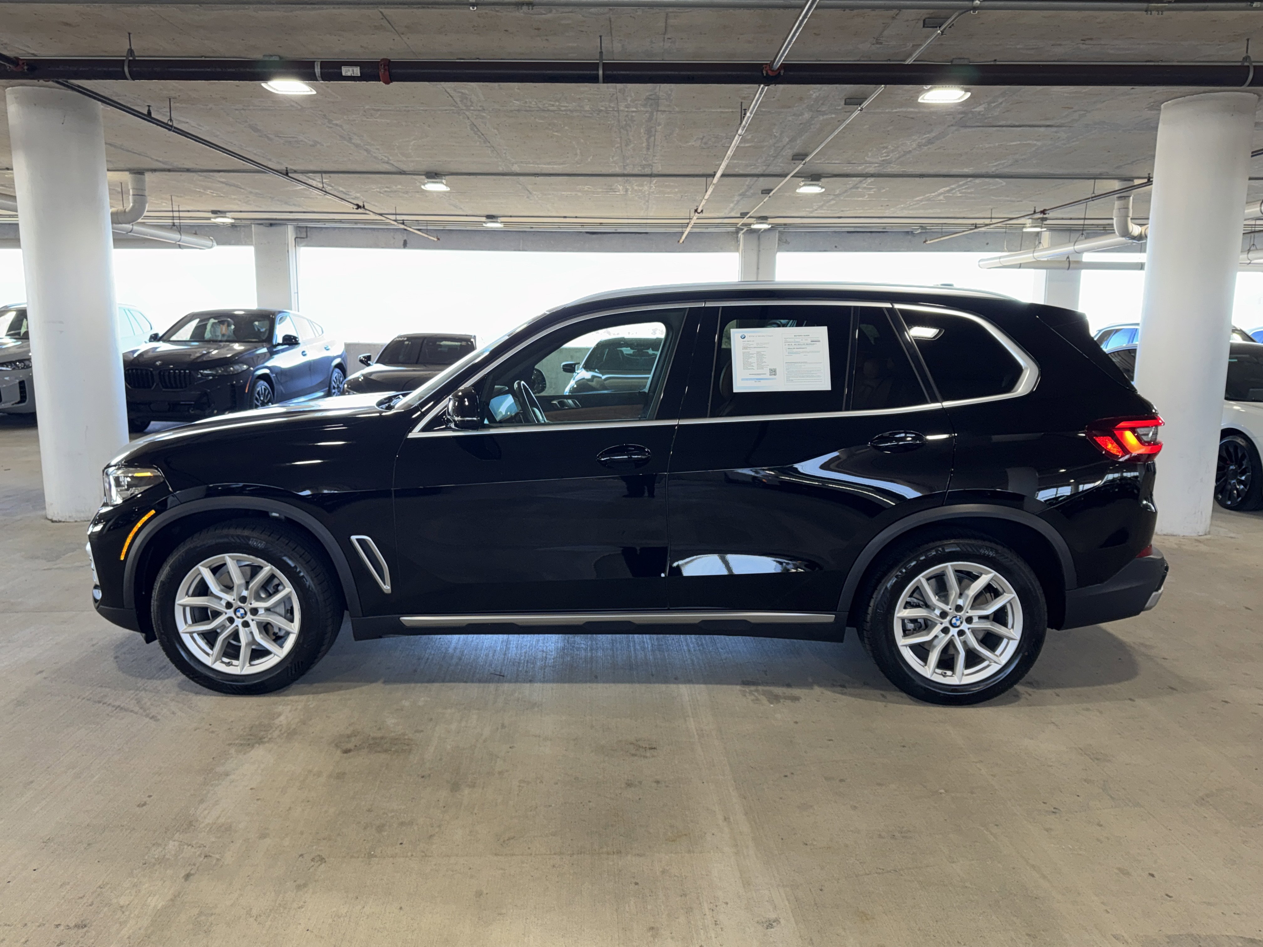 Used 2023 BMW X5 xDrive40i w/ Premium Package image 5