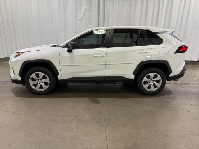Used 2024 Toyota RAV4 LE AWD/4WD image 7
