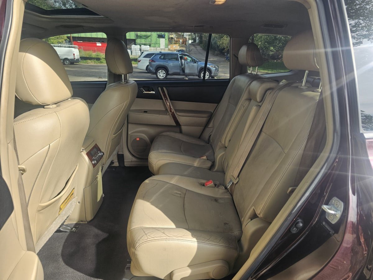 Used 2013 Toyota Highlander Limited FWD image 27