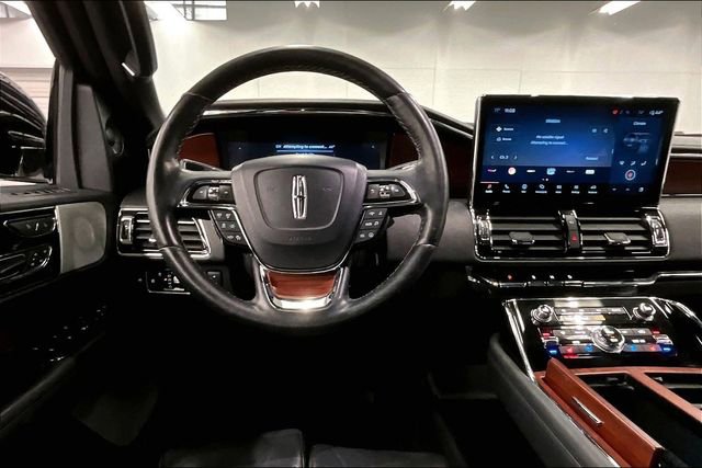 Used 2023 Lincoln Navigator L Reserve image 6