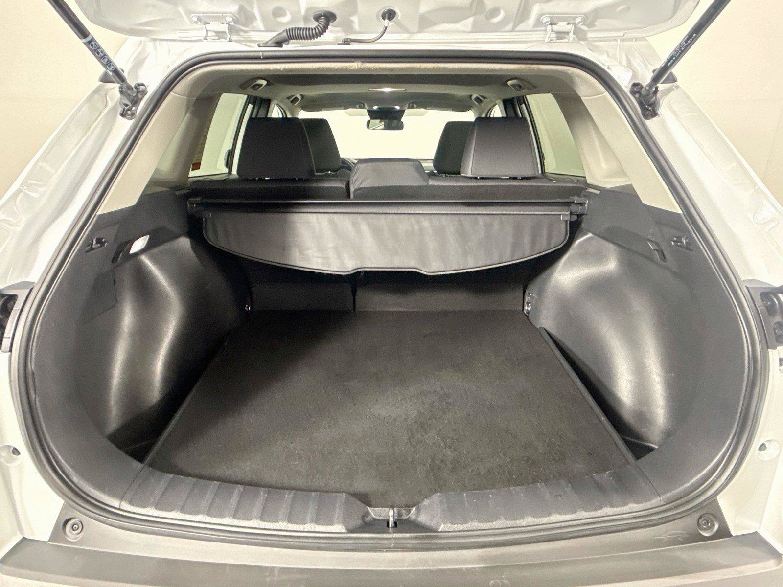 Used 2025 Toyota Corolla Cross LE w/ Moonroof Package AWD/4WD image 39