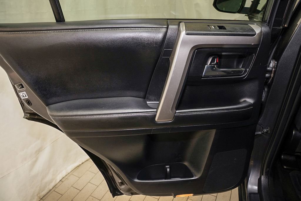 Used 2015 Toyota 4Runner SR5 image 9