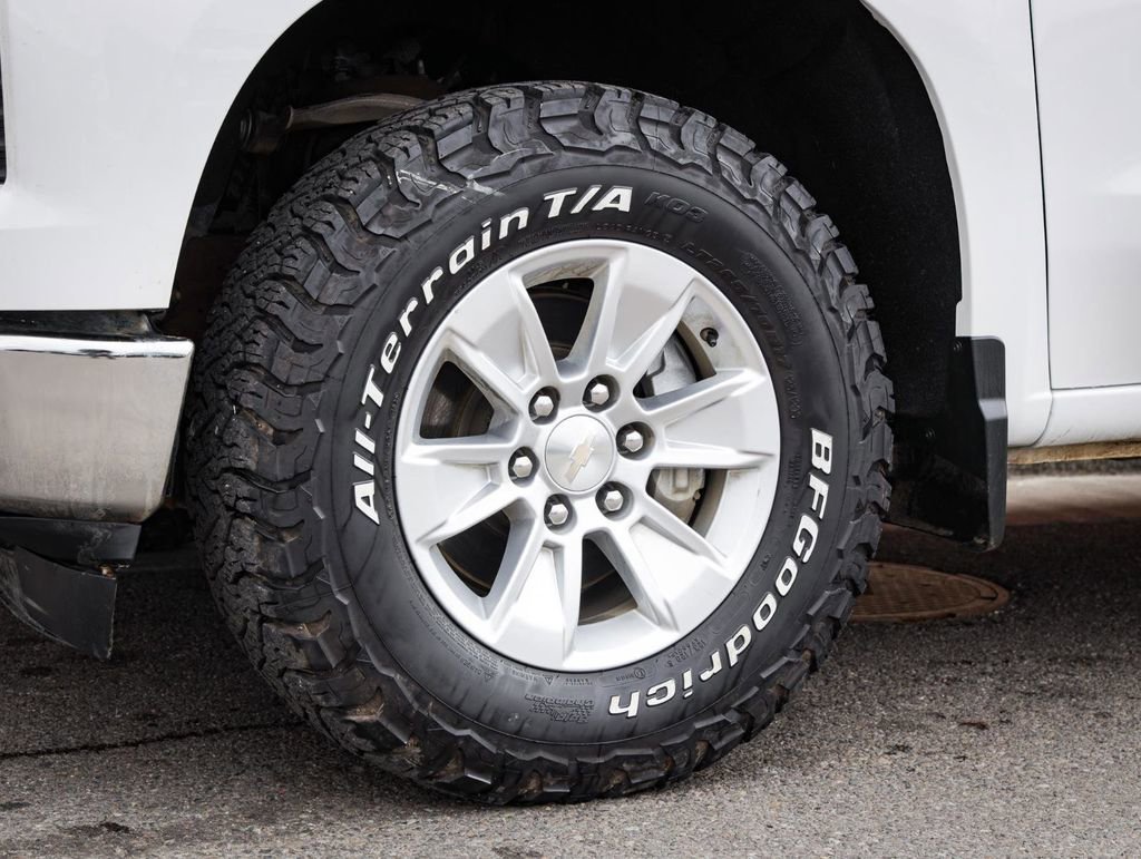 Used 2023 Chevrolet Silverado 1500 LT w/ Work Truck Package AWD/4WD image 11