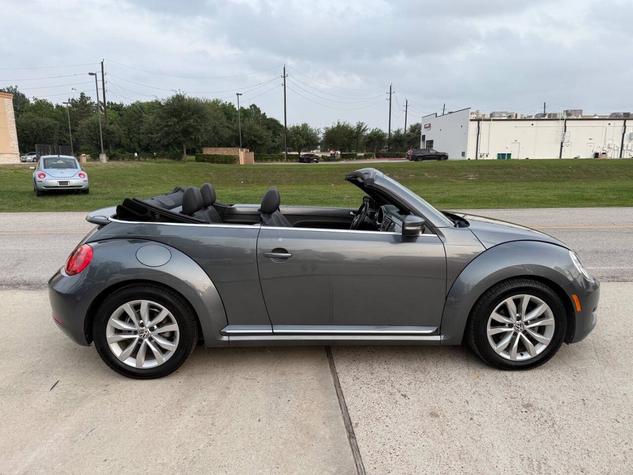 Used 2013 Volkswagen Beetle TDI FWD image 28