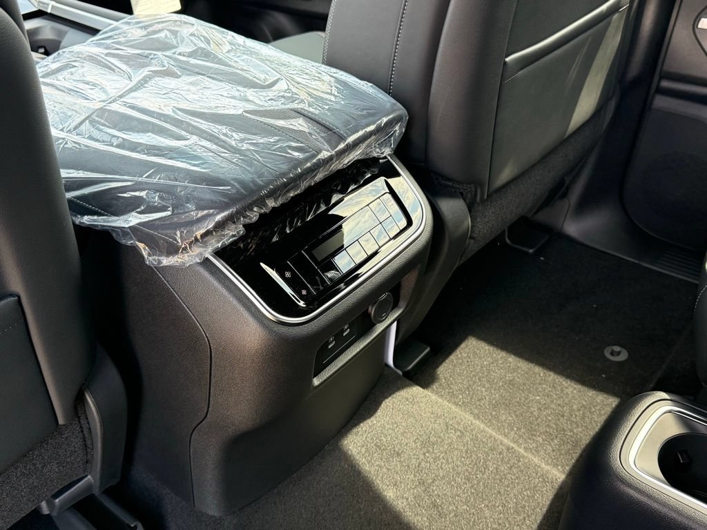 New 2026 Nissan Armada SL w/ Captain's Chari Seat Package AWD/4WD image 24