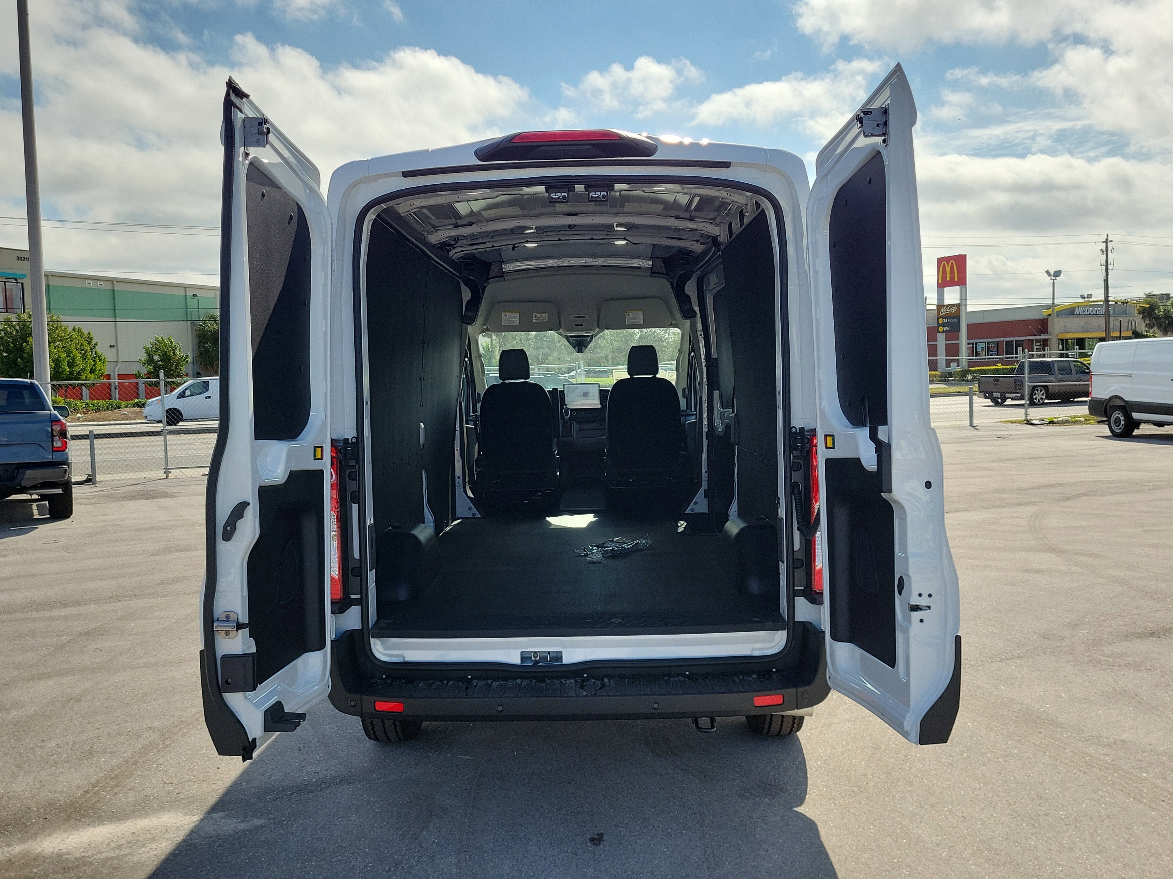 New 2026 Ford Transit 250 148 Medium Roof w/ Load Area Protection Package RWD image 8