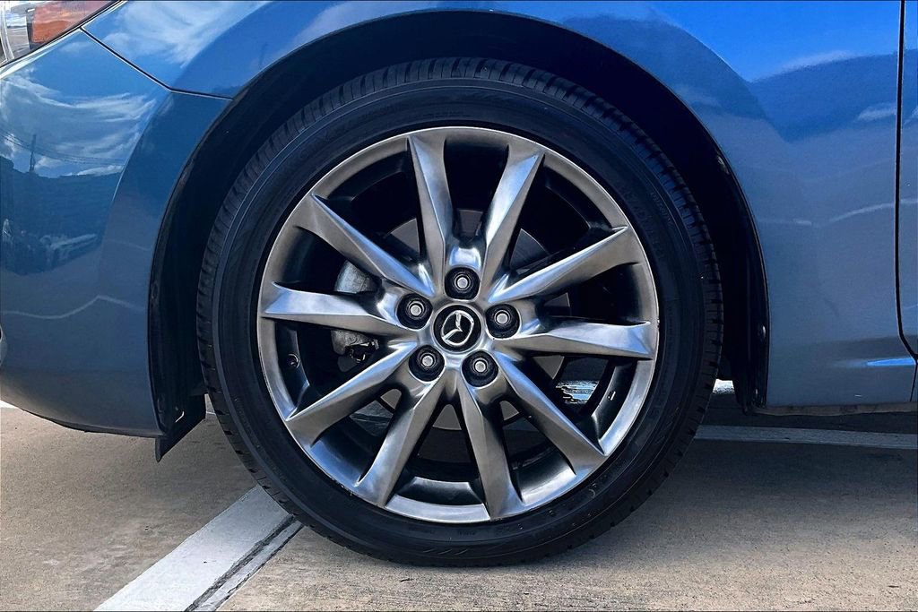 Used 2018 MAZDA MAZDA3 Grand Touring w/ Premium Equipment Package image 11