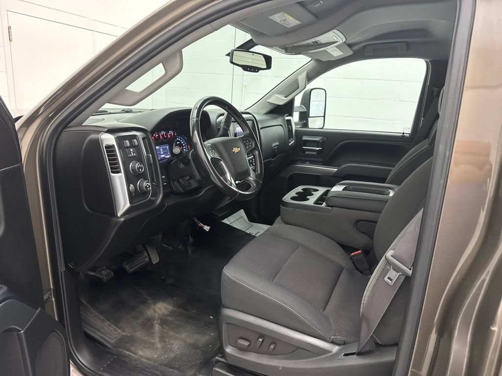 Used 2015 Chevrolet Silverado 2500 LT w/ LT Convenience Package AWD/4WD image 18