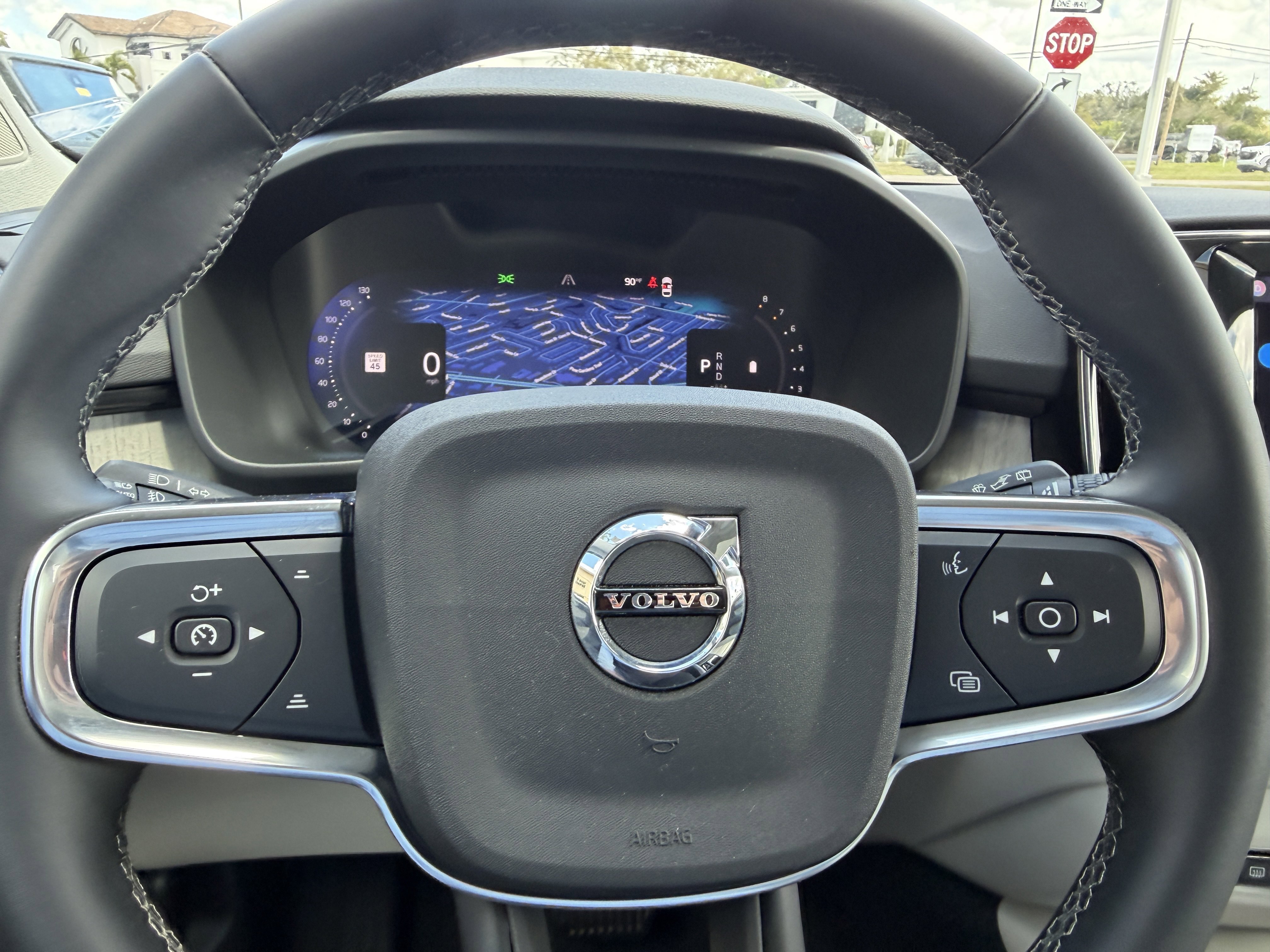 Certified 2023 Volvo XC40 B5 Plus w/ Protection Package Premier image 30