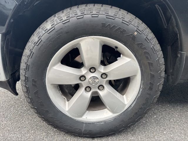 Used 2023 RAM 1500 Classic SLT AWD/4WD image 8