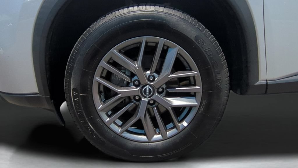 Used 2024 Nissan Rogue S AWD/4WD image 26